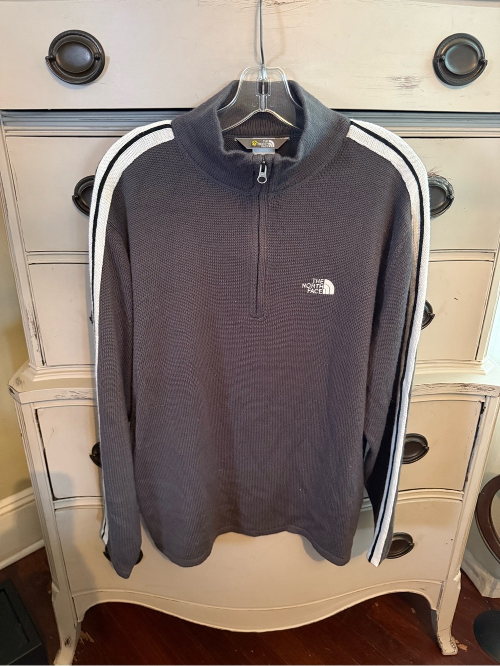 North Face Quarter Zip Sweater L
